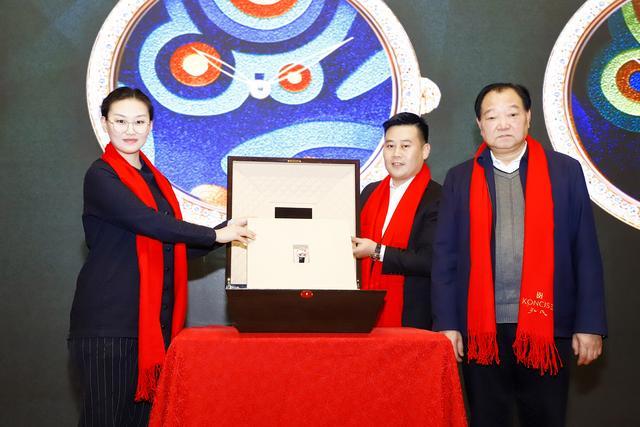 新品揭幕仪式现场